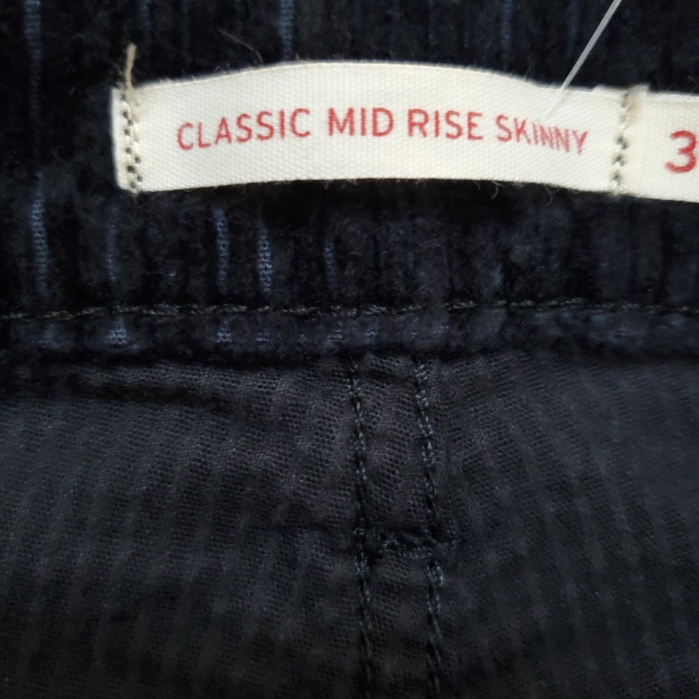 Levis Corduroy Black Classic Mid Rise Skinny Corduroy Jeans Pants size 30 and 31 - Picture 9 of 11